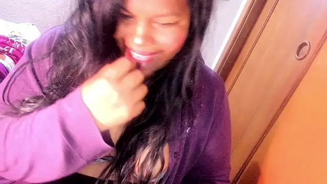 Snapshot of ebonycamelia chatting on 4, 6, 2026 ebonycamelia online show from 4, 6, 2026