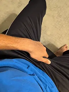 crazyhornet17 online show from 1, 12, 2025