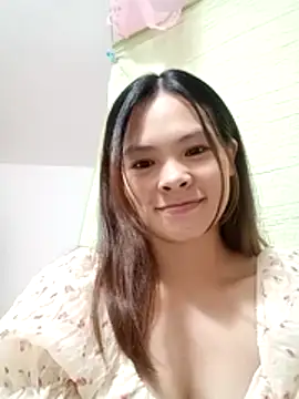 quynhquynh  online show from 3, 12, 2025