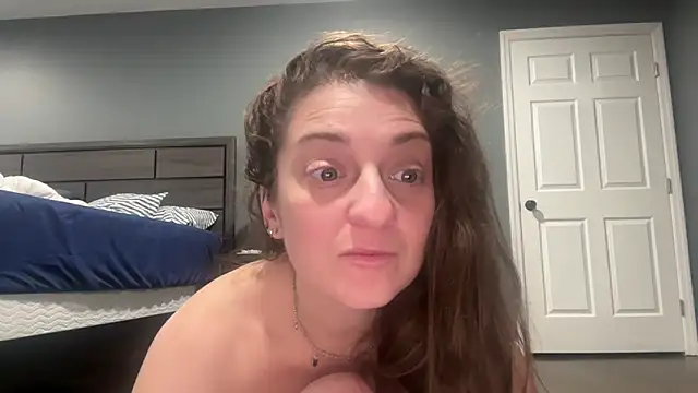 Nikkisnow99 online show from 5, 12, 2025