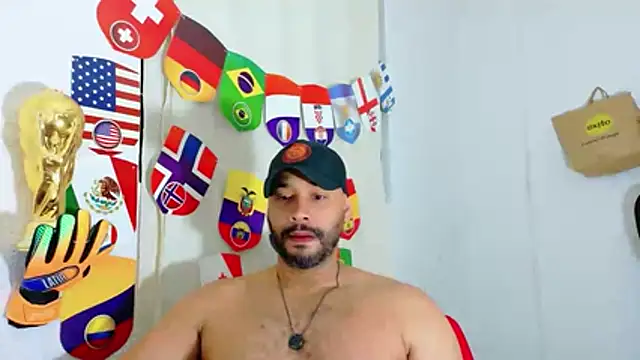 Snapshot of musclehetero chatting on 26, 6, 2026 musclehetero online show from 26, 6, 2026