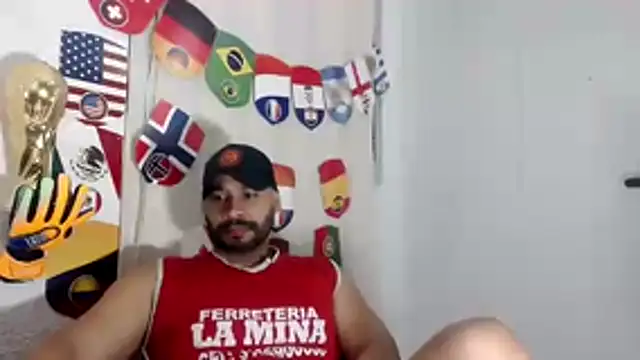 Snapshot of musclehetero chatting on 27, 6, 2026 musclehetero online show from 27, 6, 2026