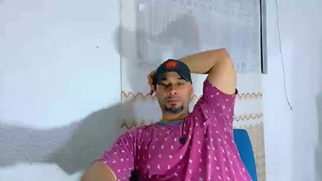 Snapshot of musclehetero chatting on 7, 7, 2026 musclehetero online show from 7, 7, 2026