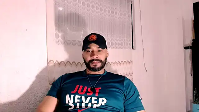 Snapshot of musclehetero chatting on 5, 7, 2026 musclehetero online show from 5, 7, 2026