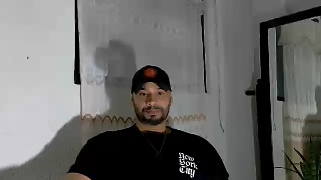 Snapshot of musclehetero chatting on 18, 7, 2026 musclehetero online show from 18, 7, 2026