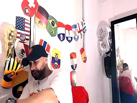 Snapshot of musclehetero chatting on 23, 6, 2026 musclehetero online show from 23, 6, 2026