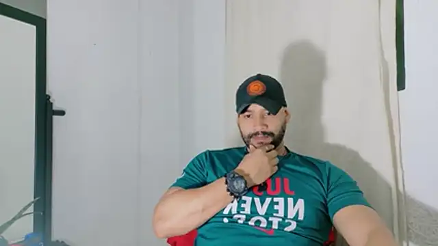 Snapshot of musclehetero chatting on 28, 6, 2026 musclehetero online show from 28, 6, 2026