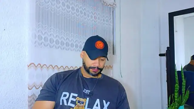 Snapshot of musclehetero chatting on 4, 7, 2026 musclehetero online show from 4, 7, 2026