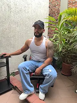 Snapshot of Mike_savage3 chatting on 25, 11, 2025 Mike savage3 online show from 25, 11, 2025