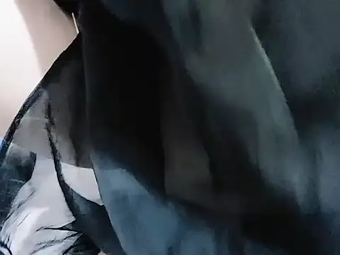 -Hallie- online show from 9, 5, 2026