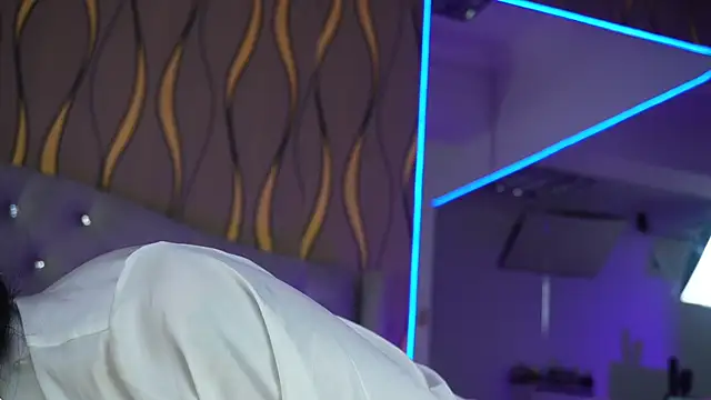 lovely sophia  online show from 25, 11, 2025