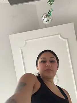 kylie pregnat online show from 27, 11, 2025