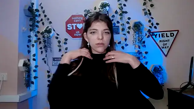 Sweeet Emilyy online show from 2, 12, 2025