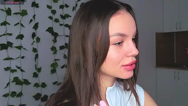 Tiffany Sweetie online show from 15, 4, 2026