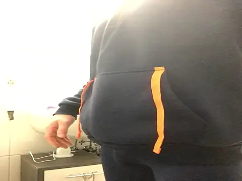 Spielzeugtwink online show from 17, 12, 2025