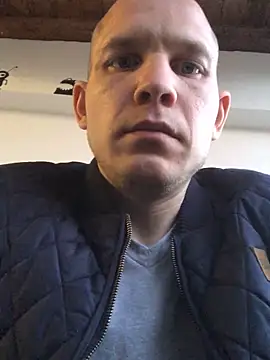 Spielzeugtwink online show from 13, 5, 2026