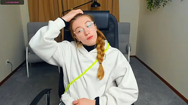 KathrynMattu online show from 21, 11, 2025