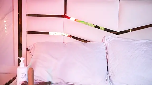 Snapshot of luciana_agudelo chatting on 22, 2, 2026 luciana agudelo online show from 22, 2, 2026