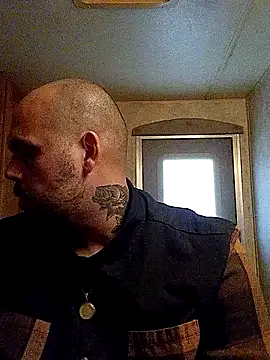 BigriskDaddy92 online show from 3, 12, 2025