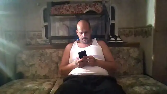 BigriskDaddy92 online show from 11, 2, 2026