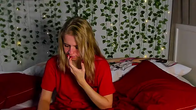 Cute Beautiful Princess online show from 27, 11, 2025