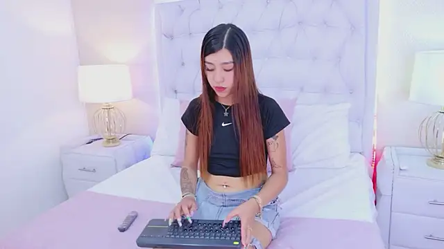 ViolettFrosst online show from 2, 12, 2025