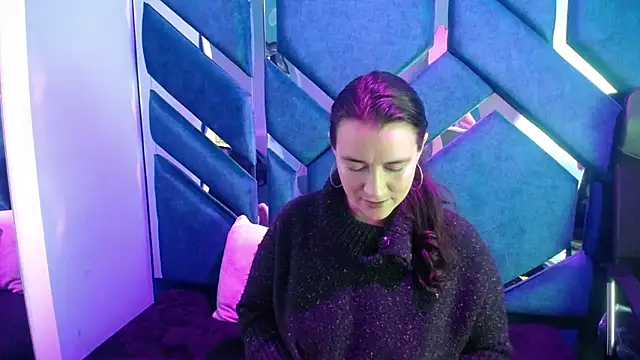 Carolaine Dh1 online show from 28, 11, 2025