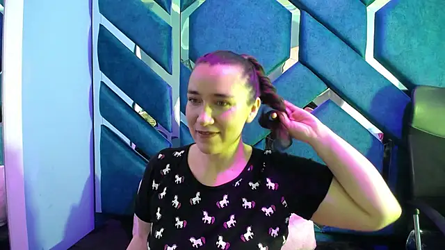 Carolaine Dh1 online show from 24, 11, 2025