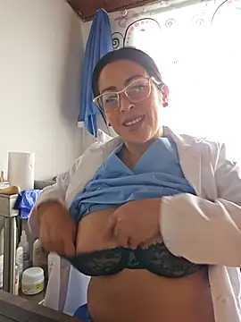 JustSamantha  online show from 1, 12, 2025