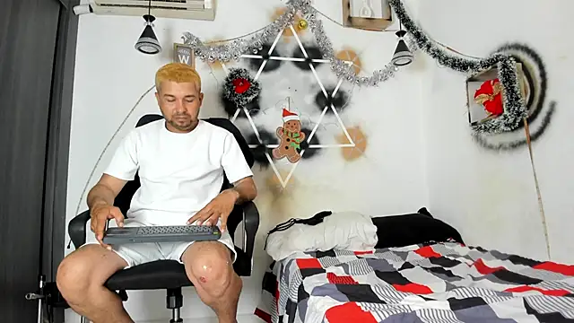 StephaniaAndRandy online show from 16, 12, 2025