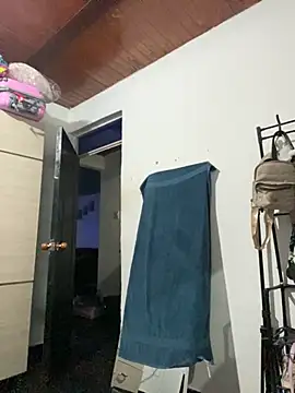 Annaa Hott online show from 1, 12, 2025