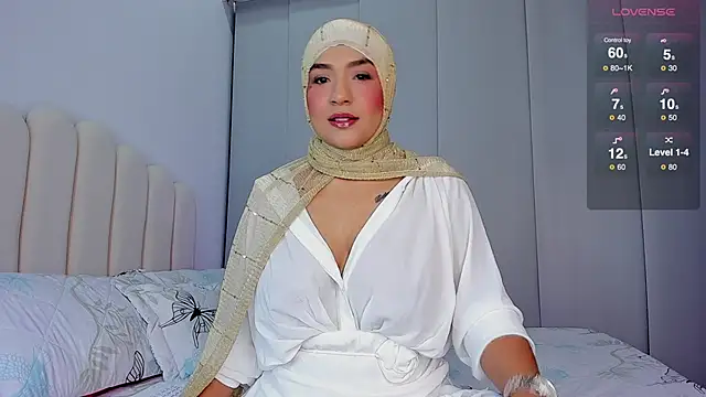 Snapshot of Amira-Zahra chatting on 27, 11, 2025 Amira-Zahra online show from 27, 11, 2025