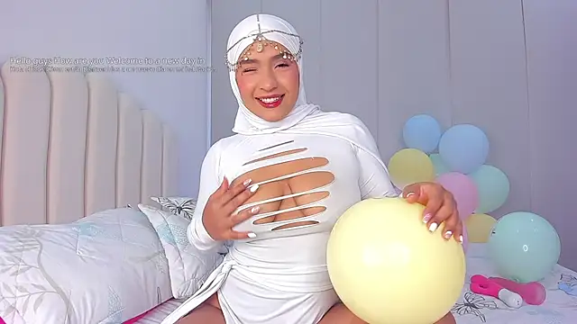 Amira-Zahra online show from 17, 4, 2026