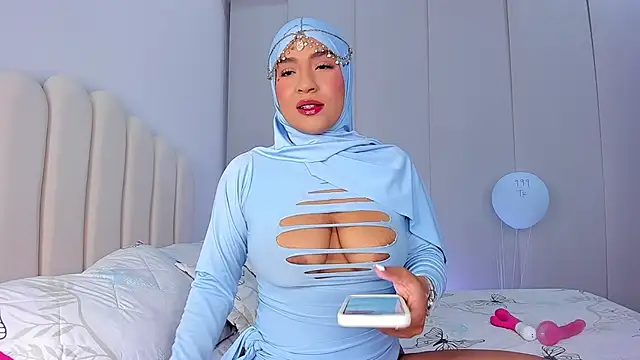 Amira-Zahra online show from 22, 4, 2026