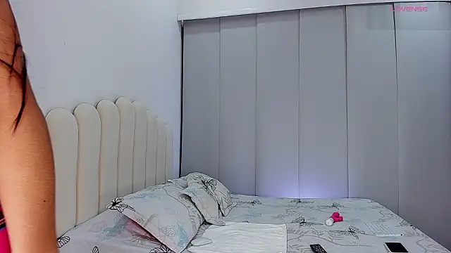 Snapshot of Amira-Zahra chatting on 7, 2, 2026 Amira-Zahra online show from 7, 2, 2026