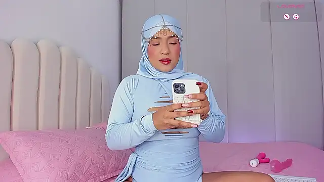 Snapshot of Amira-Zahra chatting on 28, 2, 2026 Amira-Zahra online show from 28, 2, 2026