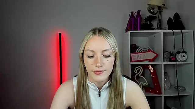EvelynBlond online show from 26, 5, 2026