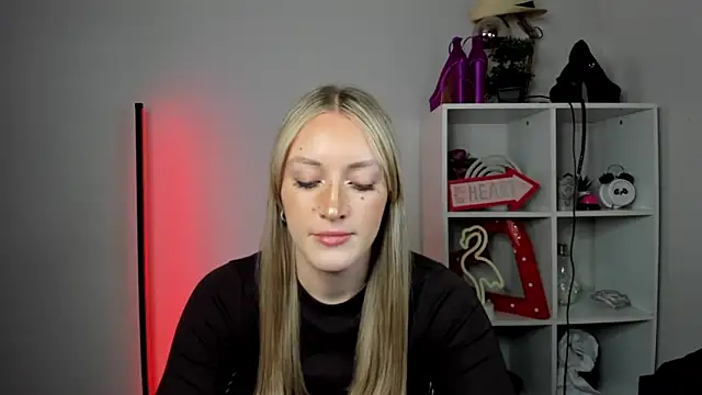 EvelynBlond online show from 22, 5, 2026
