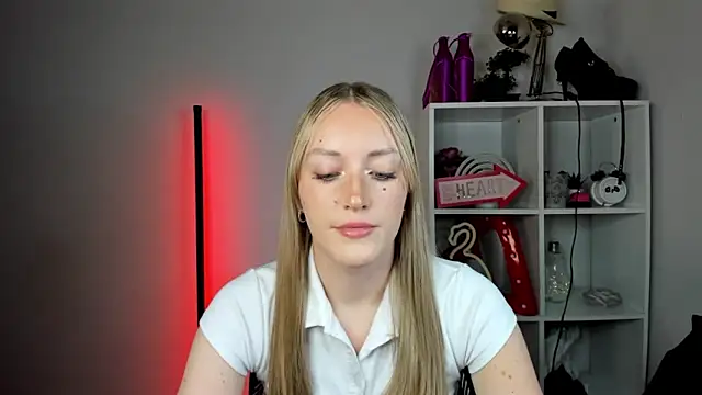 EvelynBlond online show from 28, 5, 2026