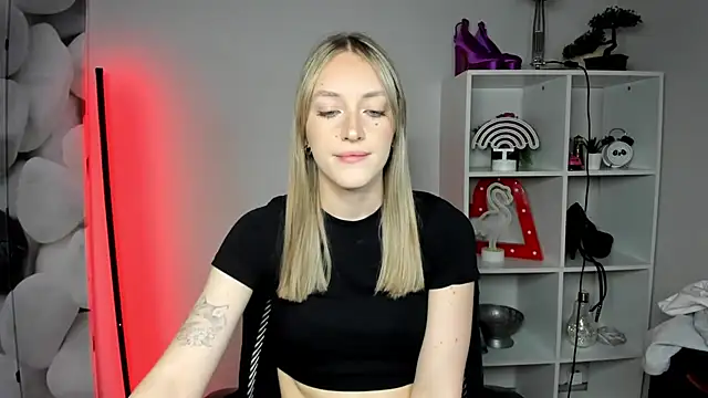 EvelynBlond online show from 16, 2, 2026