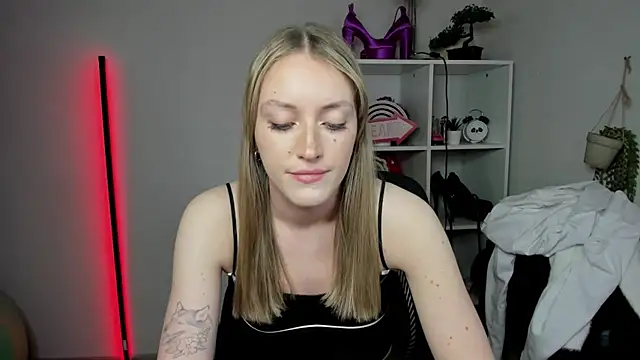 EvelynBlond online show from 16, 3, 2026