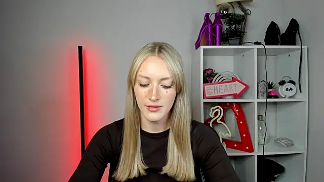 EvelynBlond online show from 20, 5, 2026