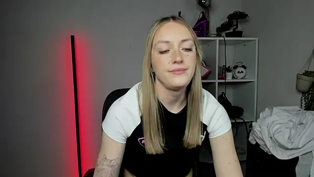 EvelynBlond online show from 11, 3, 2026