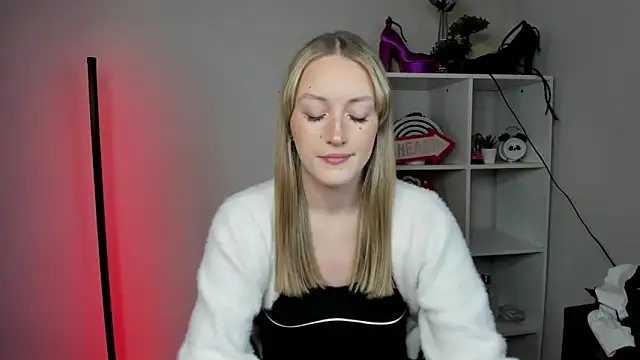 EvelynBlond online show from 23, 3, 2026