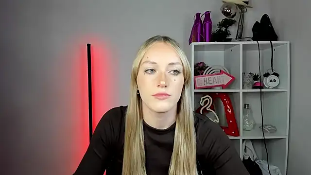 EvelynBlond online show from 27, 5, 2026