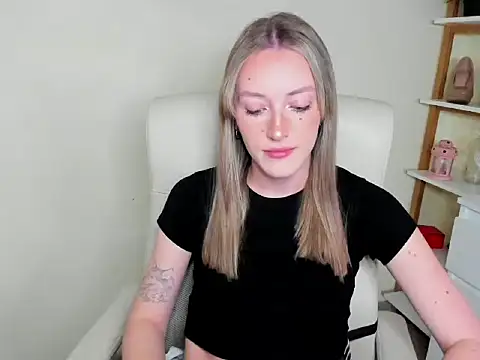 EvelynBlond online show from 28, 11, 2025