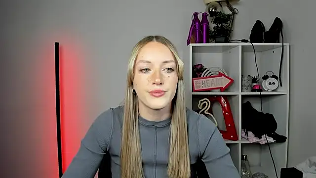 EvelynBlond online show from 11, 5, 2026