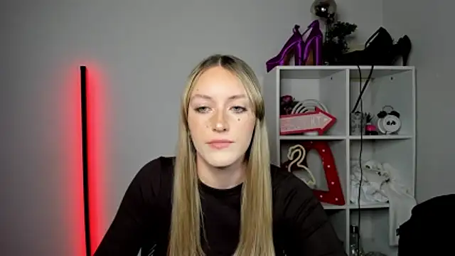 EvelynBlond online show from 29, 4, 2026