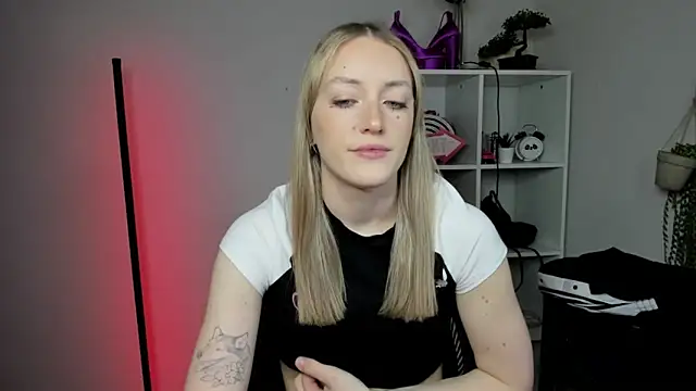 EvelynBlond online show from 13, 3, 2026