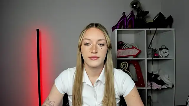 EvelynBlond online show from 6, 5, 2026